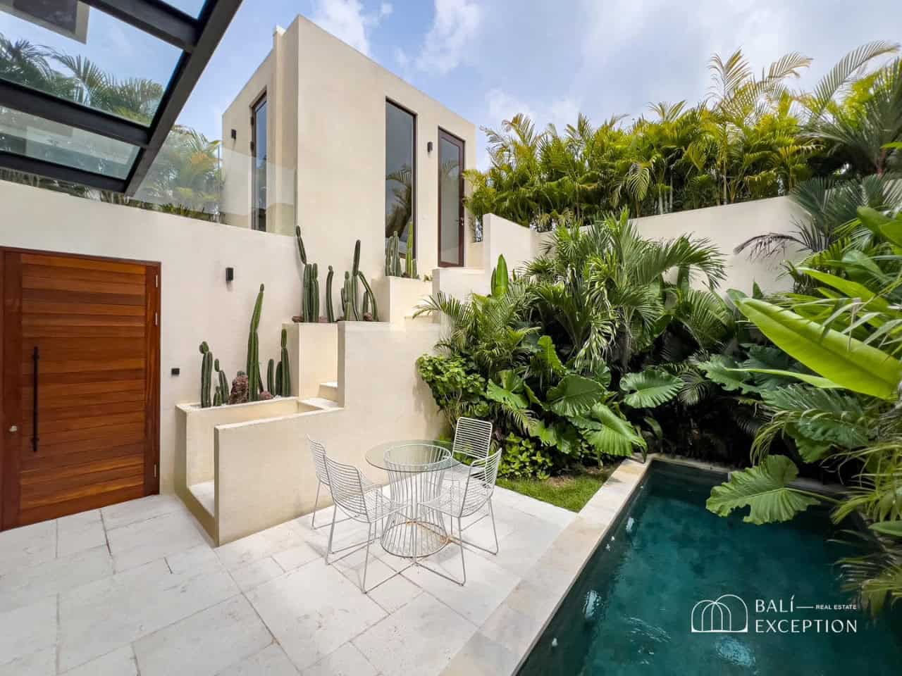 READY NOW 3 BEDROOM VILLA FOR SALE LEASEHOLD IN UMALAS BE-1925 